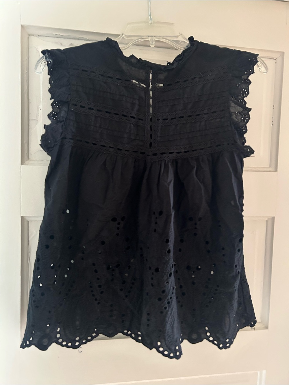 Adiva Black Eyelet Lace Sleeveless Camisole